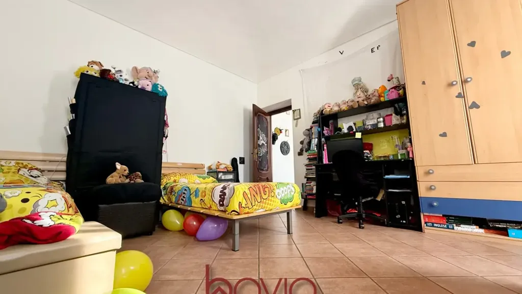 Bedrooms - Quadrilocale with Private Courtyard in Regio Parco, Turin