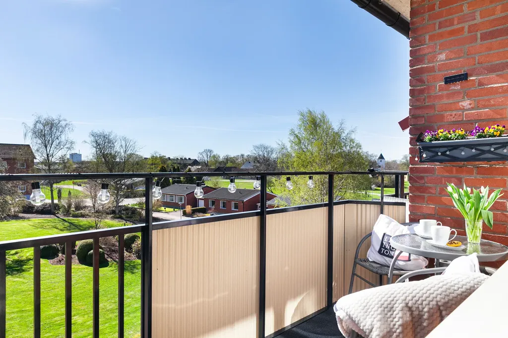 Balcon - Renovated Two-Bedroom Flat with Balcony in Bjuv