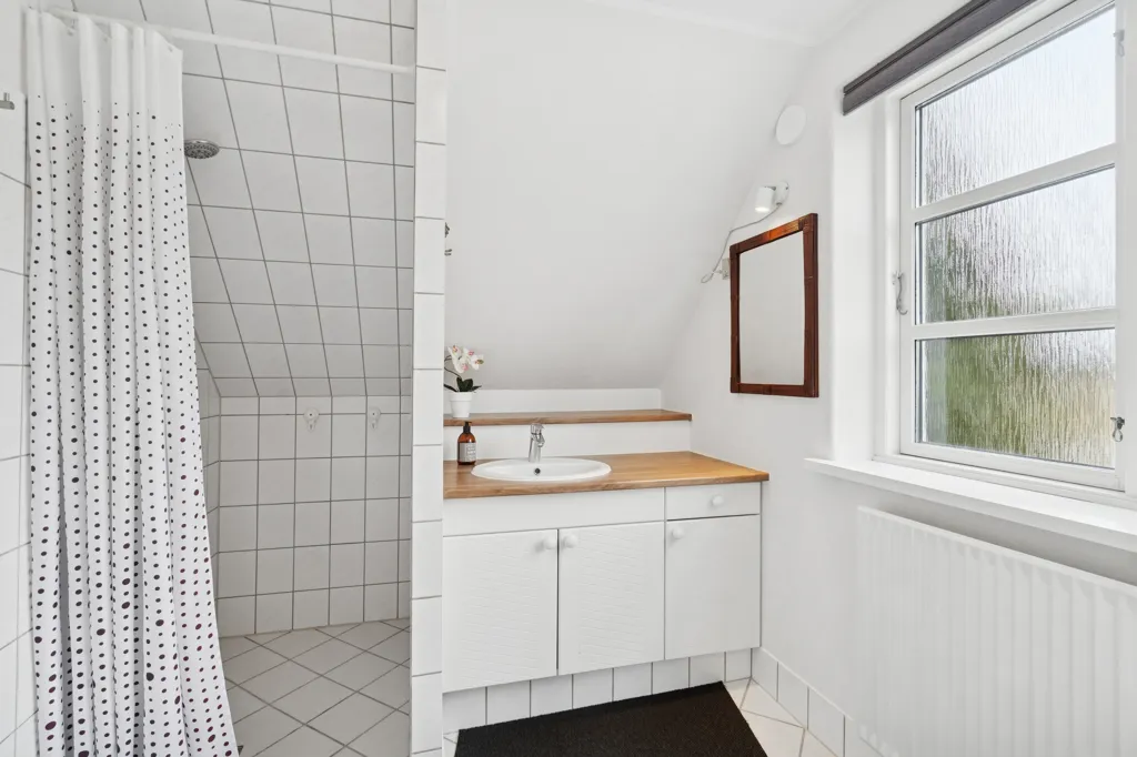 Bathrooms - Murstensvilla with Garden in Otterup