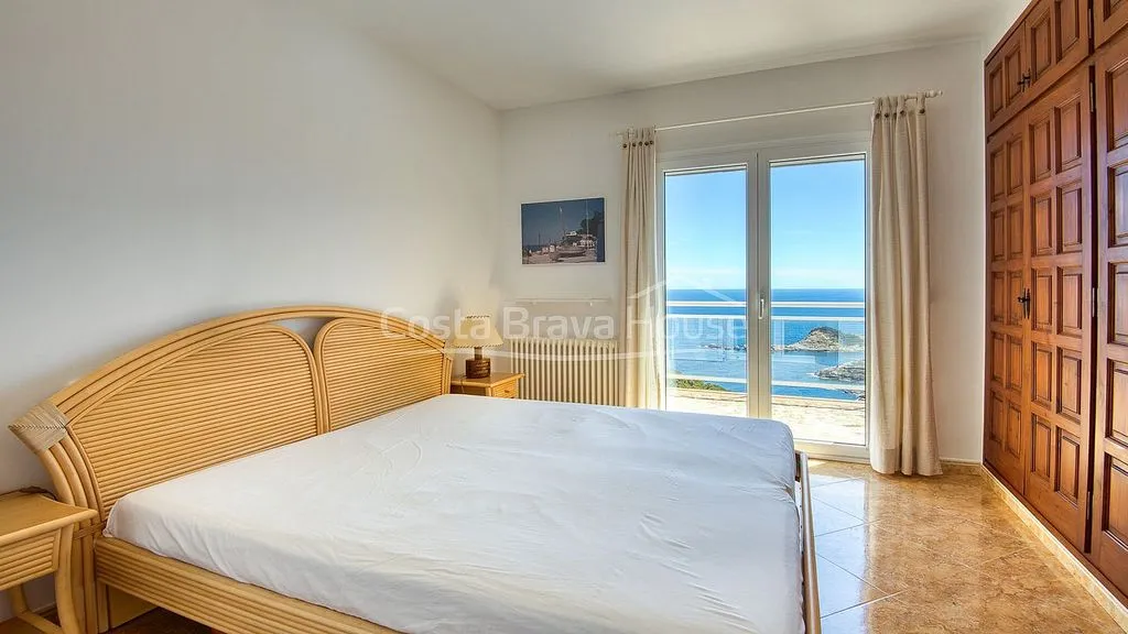 Schlafzimmer - Villa with Pool and Sea Views in Sa Tuna