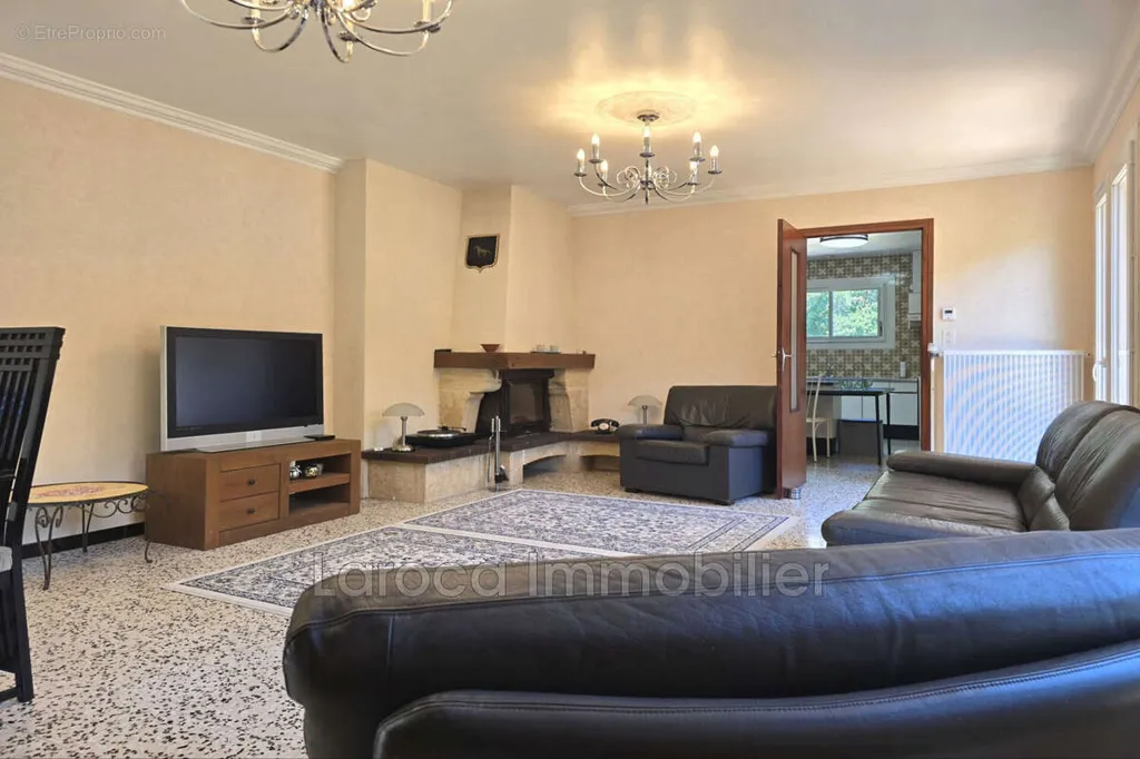 Elutuba - Villa with Terraces and Parking in Sorede