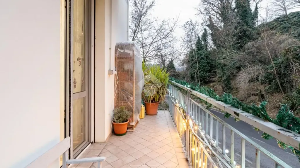 Rõdu - Spacious Apartment with Garage in Guiglia