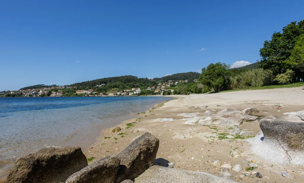 New Villa with Sea Views in Poio