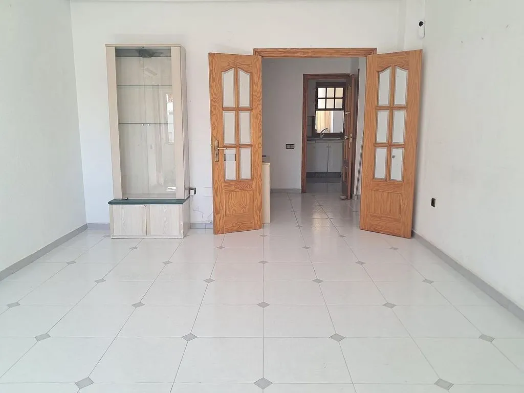 Pièces - 3-Bedroom Flat with Terrace in Puente Tocinos