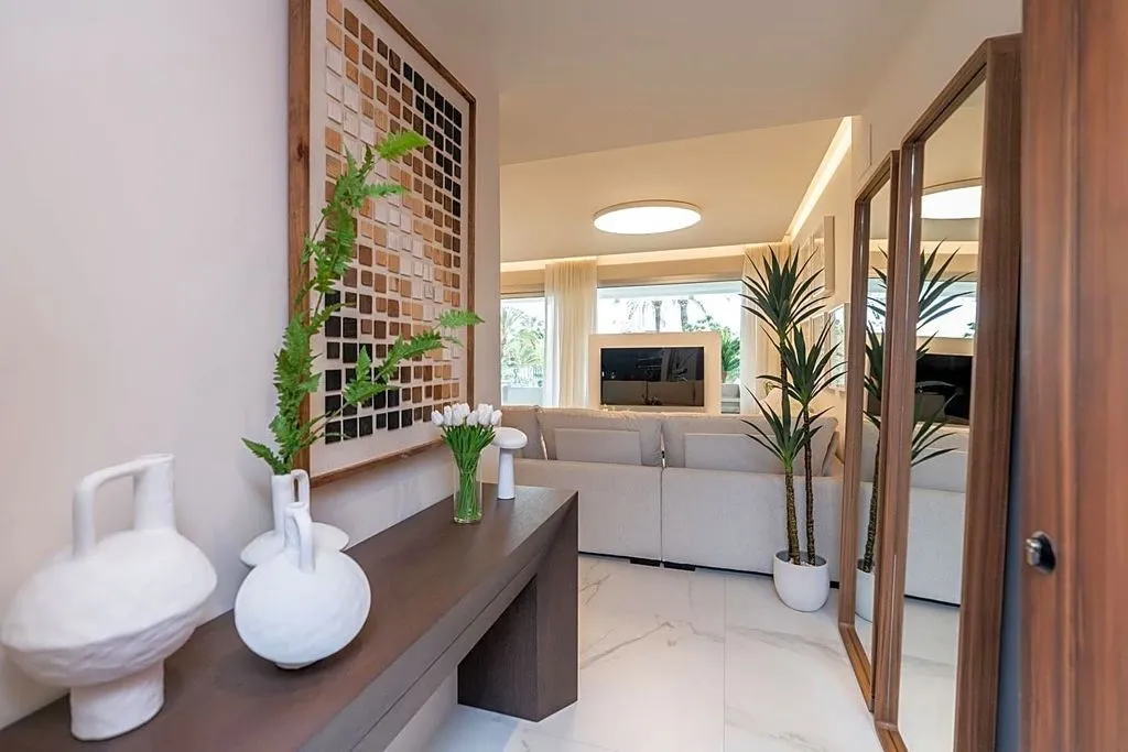 Esik - Luxury Flat with Pool in Marbella