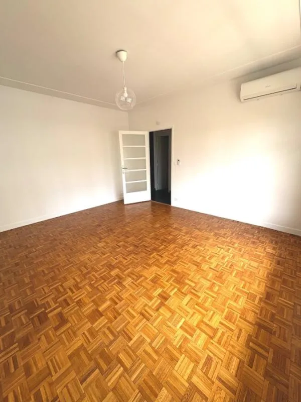 Pièces - Appartement 1 Chambre avec Balcon à Cimiez