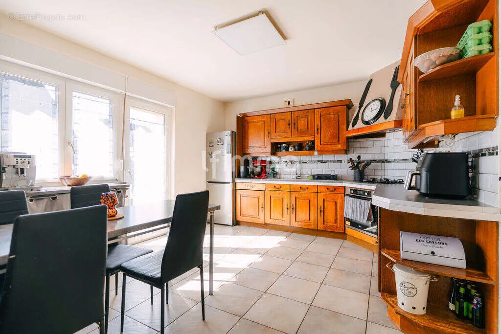 Köök - Charming House with Terrace in Rixheim