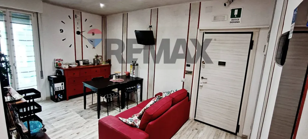 Séjour - Renovated Apartment with Two Balconies in Modena Centre