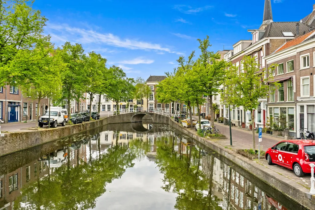 Galerie Flat with Canal View in Historic Centre