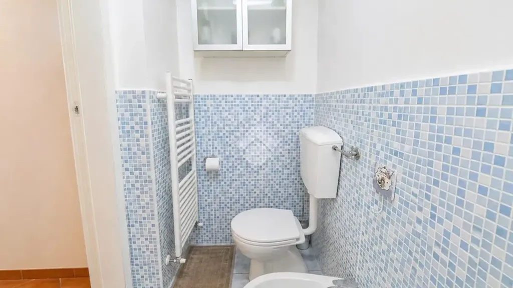 Salles de bain - Characterful 2-Bedroom Flat with Garden in Florence