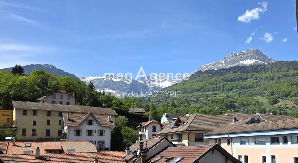 Balcone - 3-Room Apartment with Mountain View in Sallanches Centre