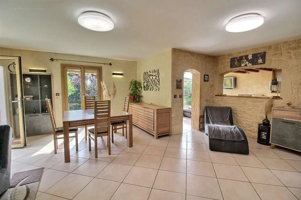 Salle à manger - Maison de Plain Pieds avec Piscine à St Marcellin