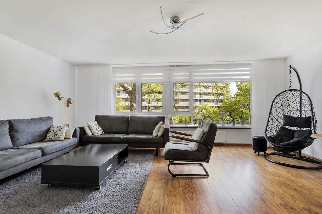 Elutuba - Galerij Flat with Garden in Rotterdam Overschie