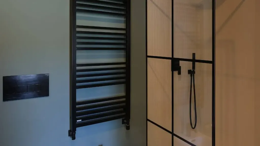 Bagni - Modernised Two-Bedroom Apartment in Ortona