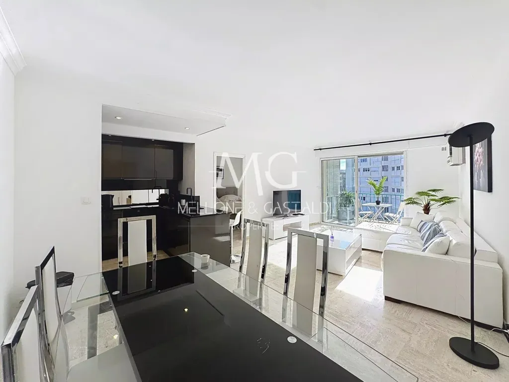 Elutuba - 3-Bedroom Seafront Apartment in Cannes