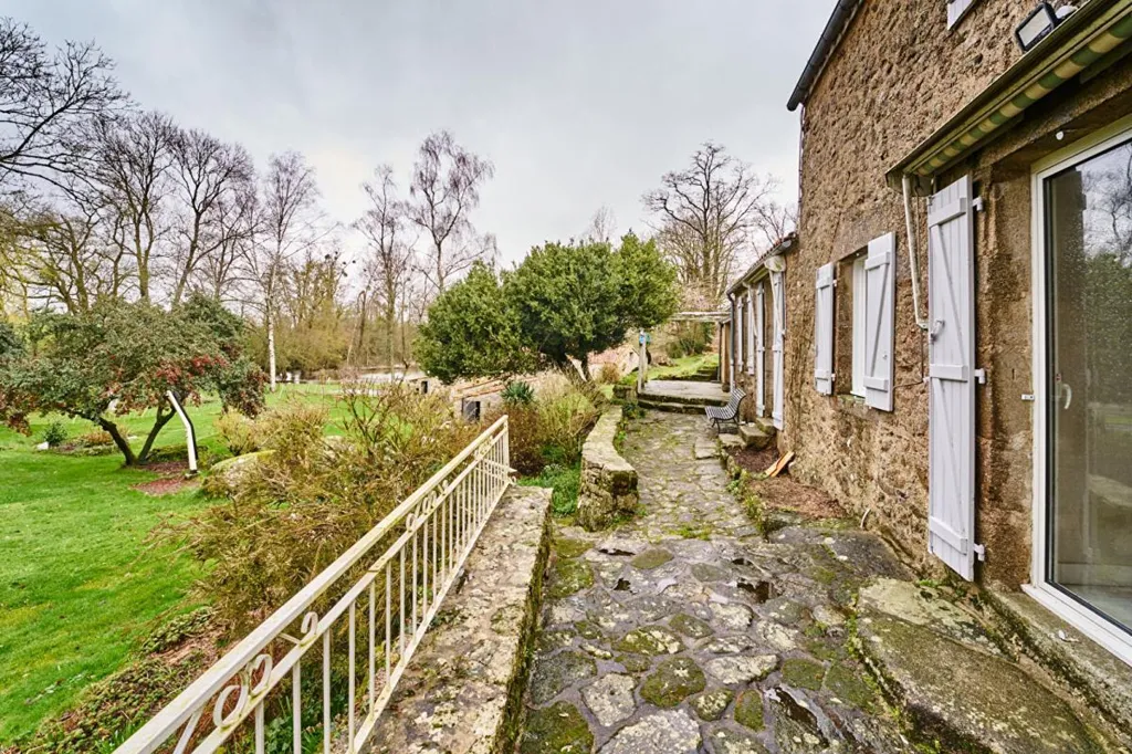 Aed - Rural House with Guest Wing in La Verrie