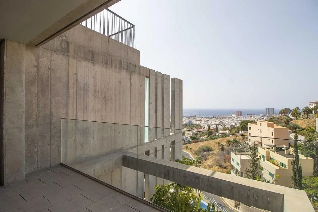 Balcon - Contemporary Townhouse with Pool in Ifara