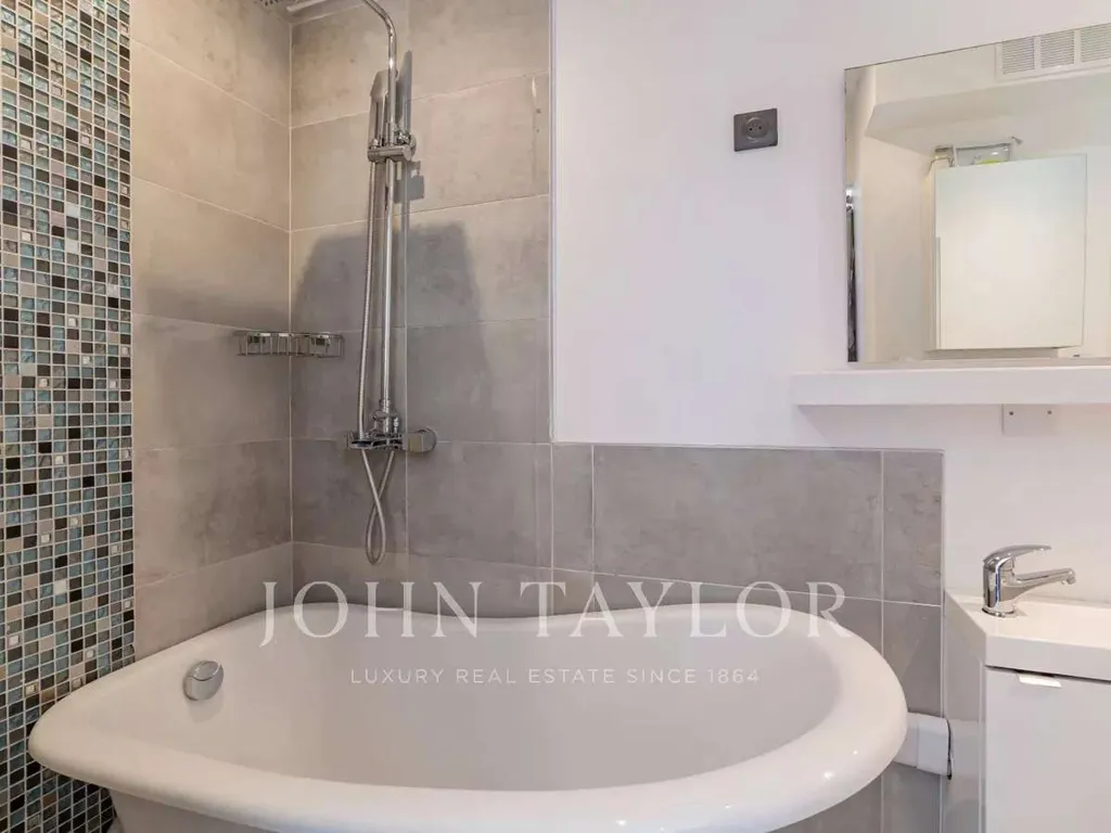 Salles de bain - Appartement avec Vue Mer dans le Vieux Port de Cannes