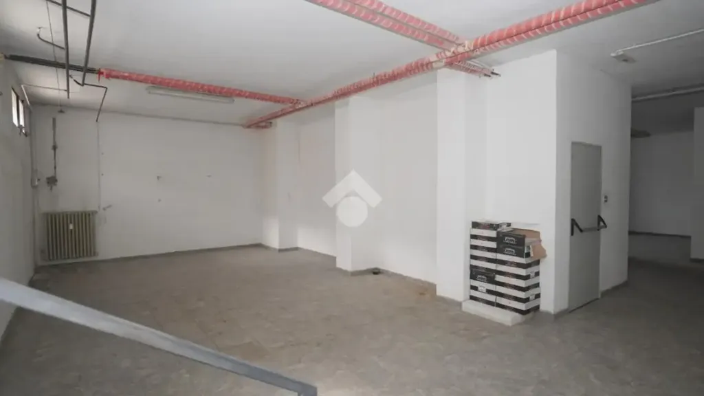 Garage - Commercial Space with Central Location in Susa