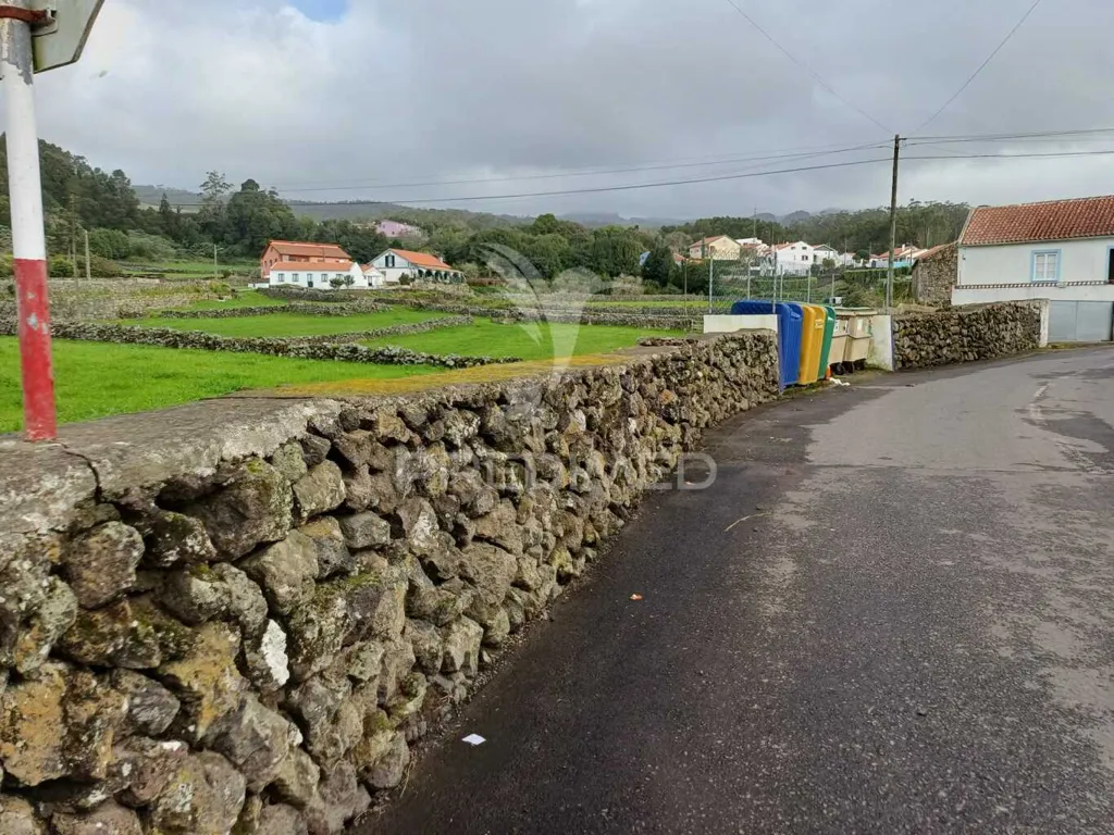 Jardin - Construction Plot with City Access in Angra do Heroísmo