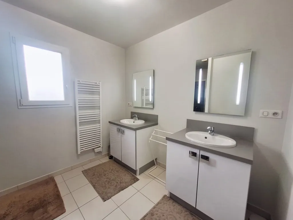 Bathrooms - Contemporary House with Garden in Montamisé