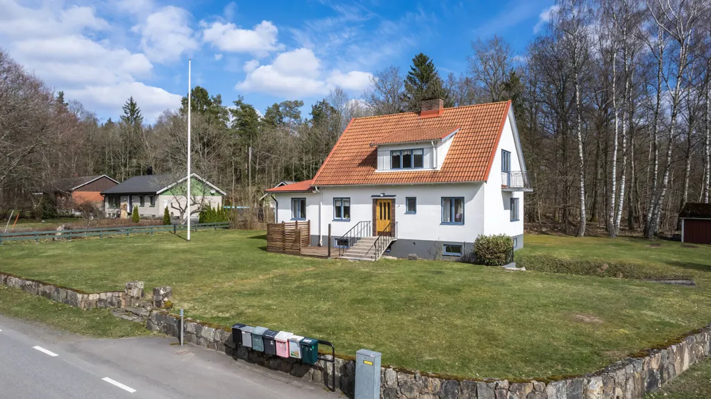 Extérieur - Charming 1950s Villa with Garden in Rickarum