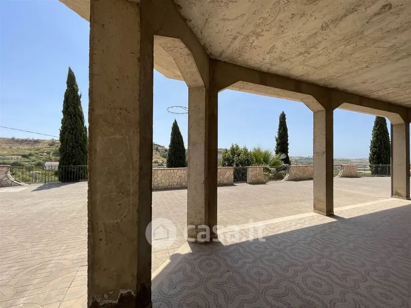 Terrasse - Villa with Multiple Apartments in Ravanusa