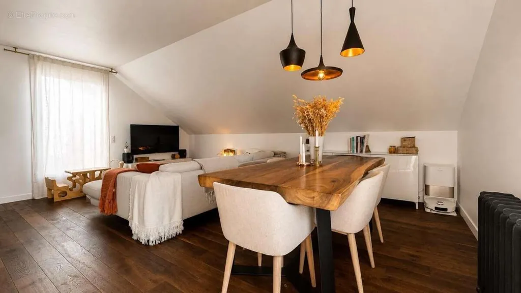 Duplex Apartment with Terrace in Longjumeau