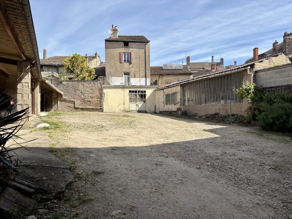 Jardin - Maison de Ville avec Balcon à Tournus