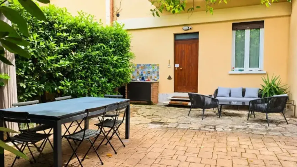 Terrace - Rustic Villa with Private Garden in Verona
