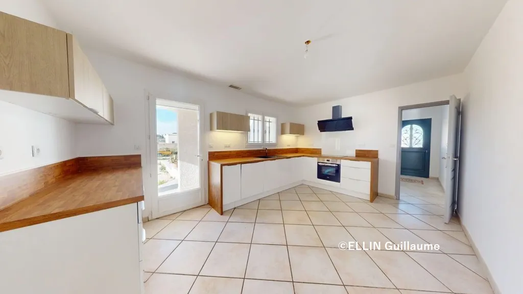 Cuisine - Villa de Plain Pied avec Piscine à Pia