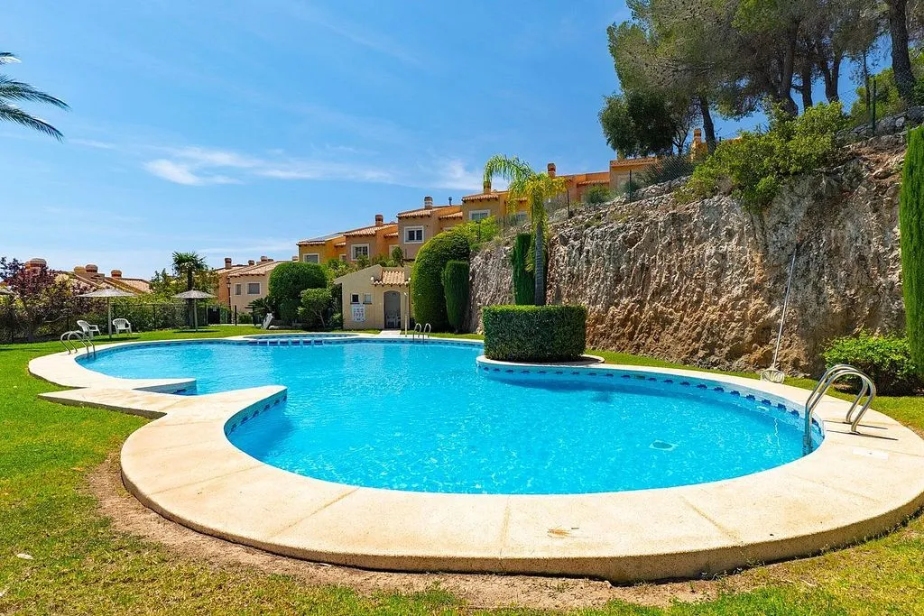 Bassein - Terraced House with Pool in Mascarat