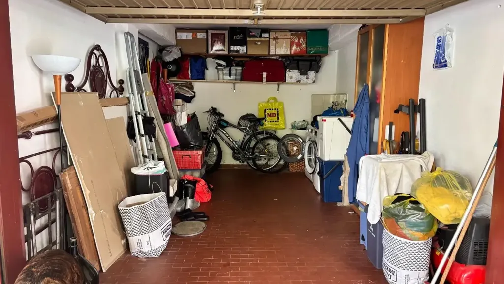 Garage - Apartment with Mansard in Pontedera