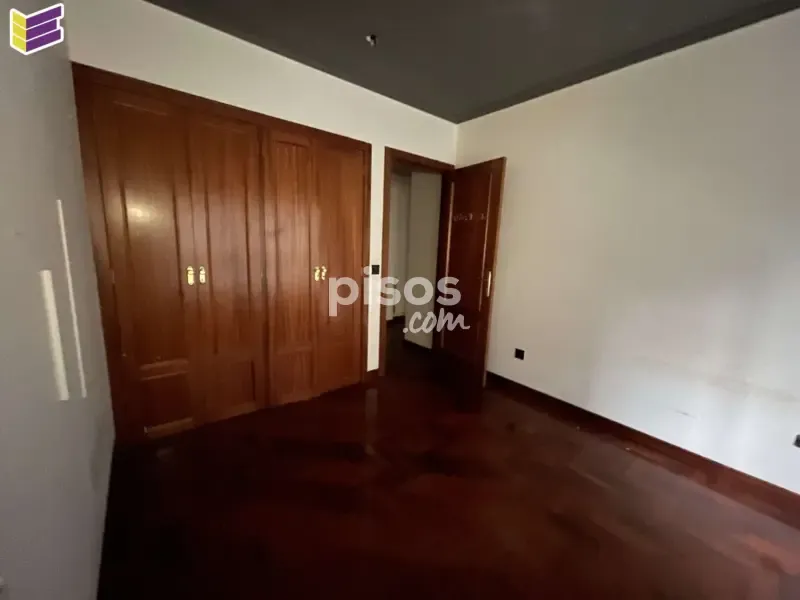 Pièces - Apartment with Large Windows in Vigo