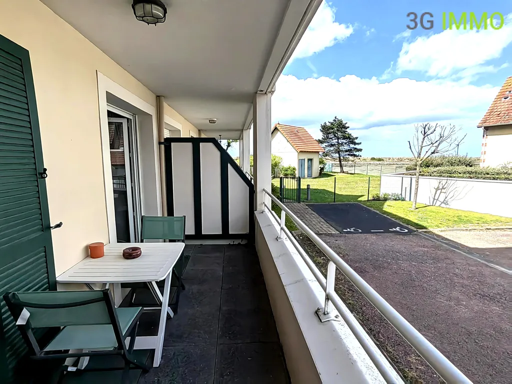 Rõdu - T2 Apartment with Pool in Port Guillaume