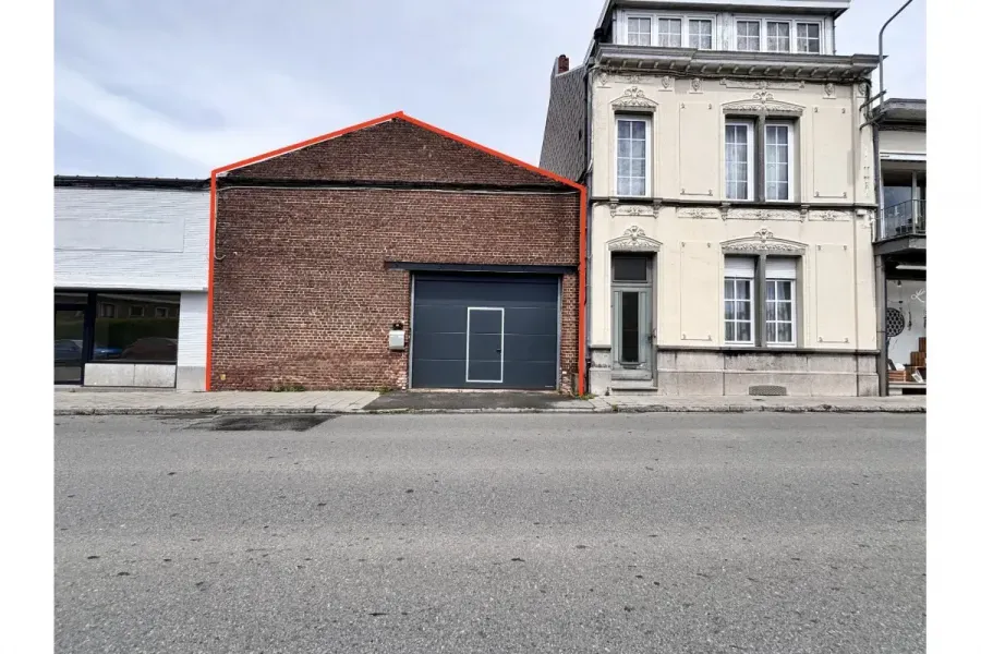 Välivaade - Warehouse with Office Space in Manage