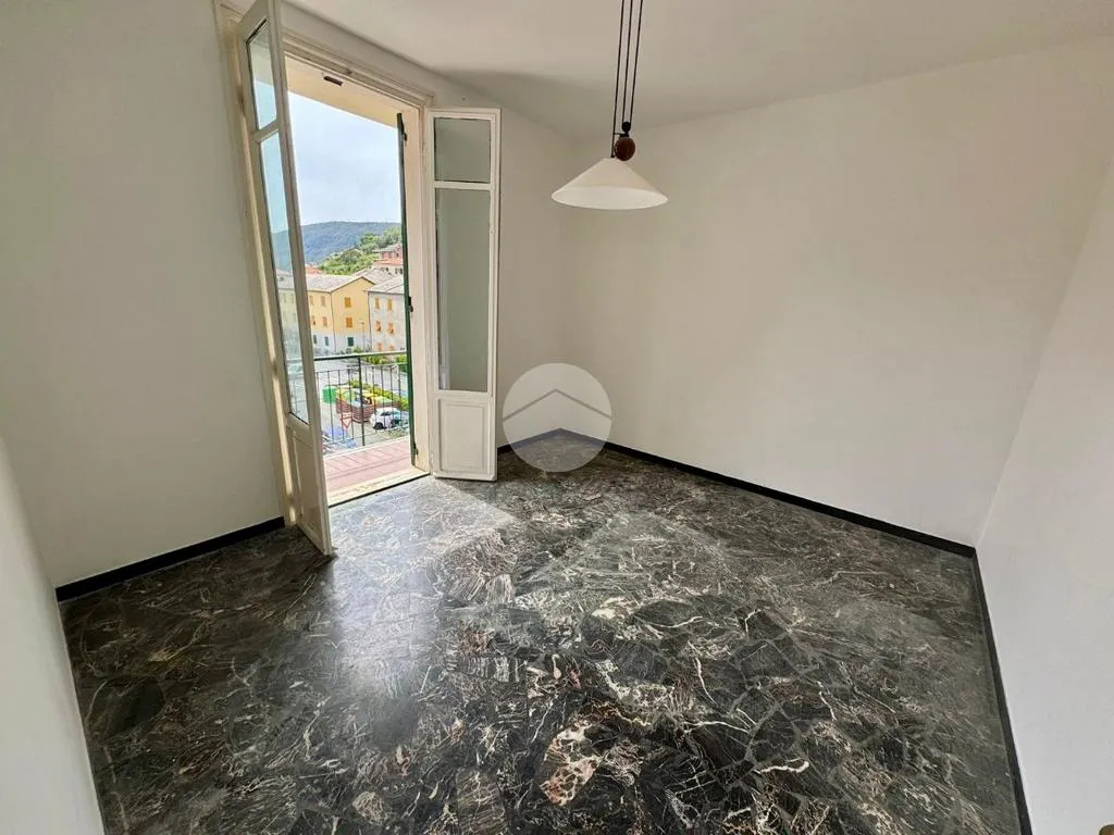 Toad - 4-Room Apartment with Balcony in Moneglia