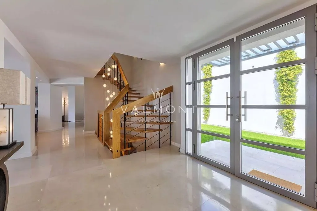 Entrée - Villa de Luxe avec Vue Mer à Cannes