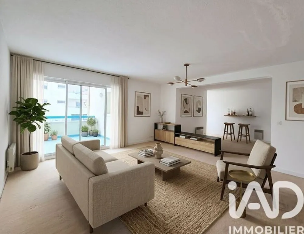 Elutuba - 3-Bed Apartment with Private Parking near Royan Beach