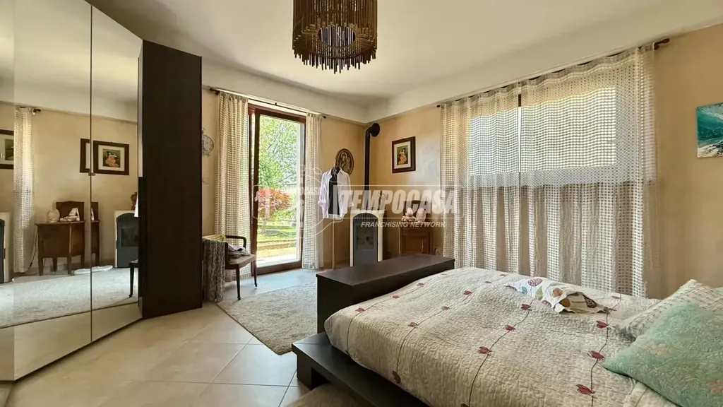 Magamistoad - Bifamiliar Villa with Garden in Ciriè