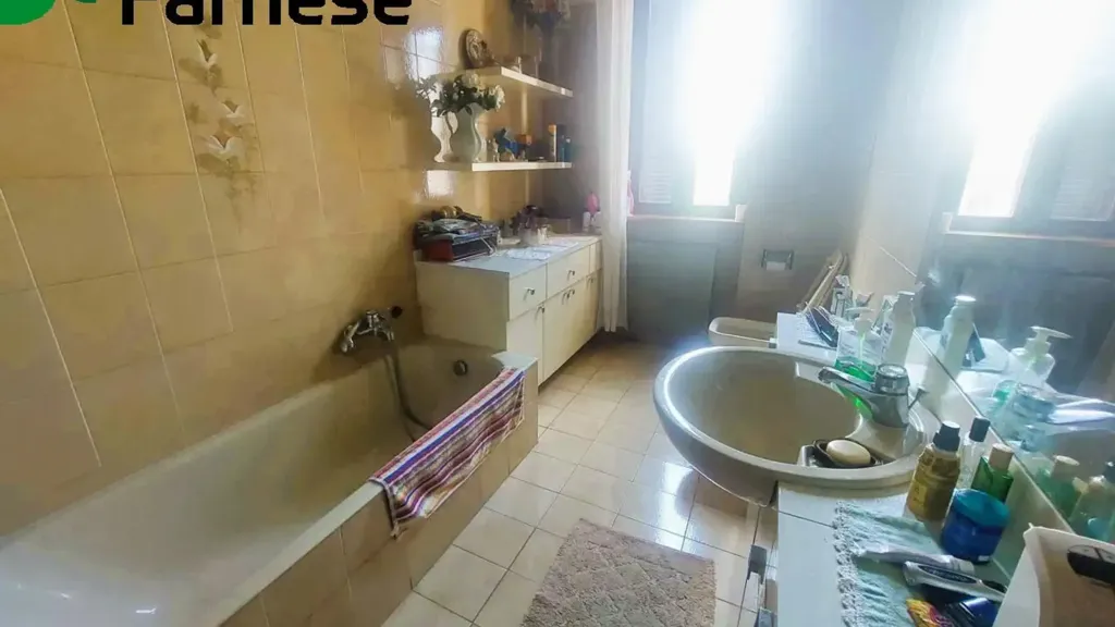 Salles de bain - Independent House with River View in Rivergaro