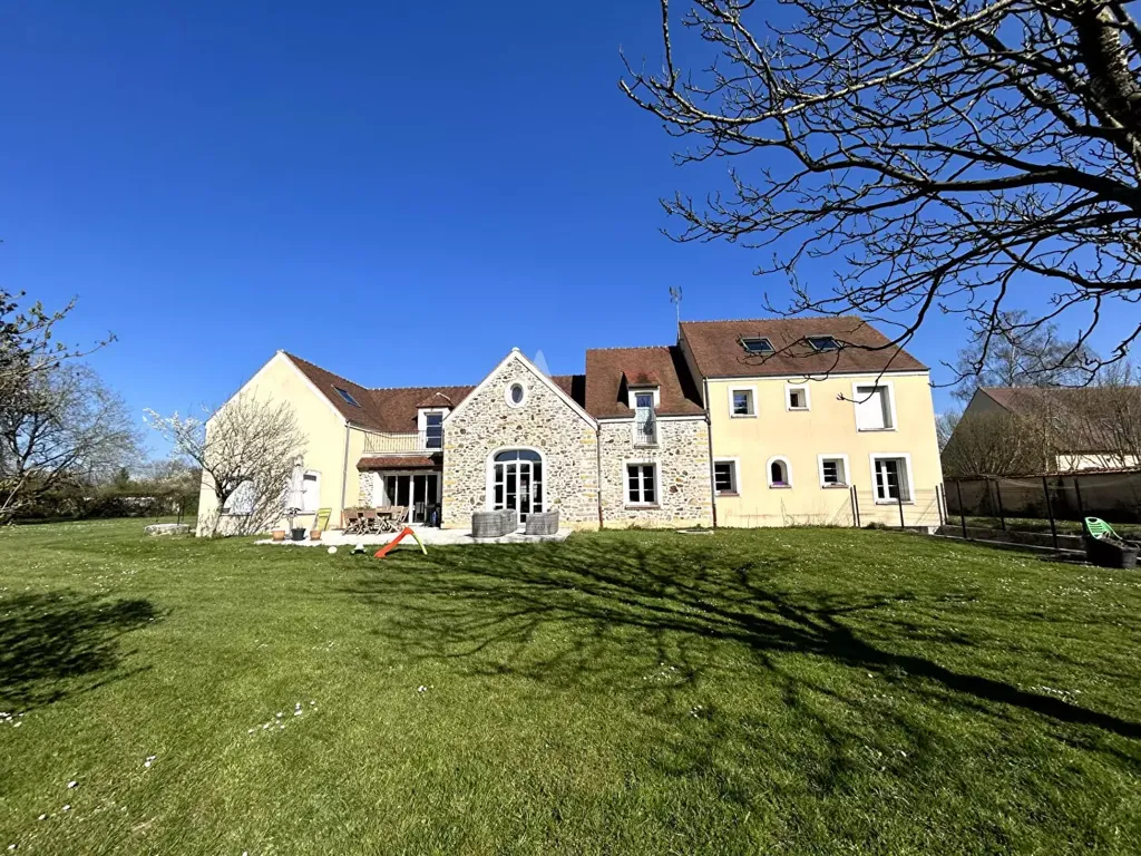 Exterior - 10-Piece House with Independent Section in Marles-en-Brie
