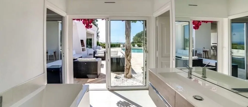 Salles de bain - Villa Luxueuse avec Piscine à Cannes