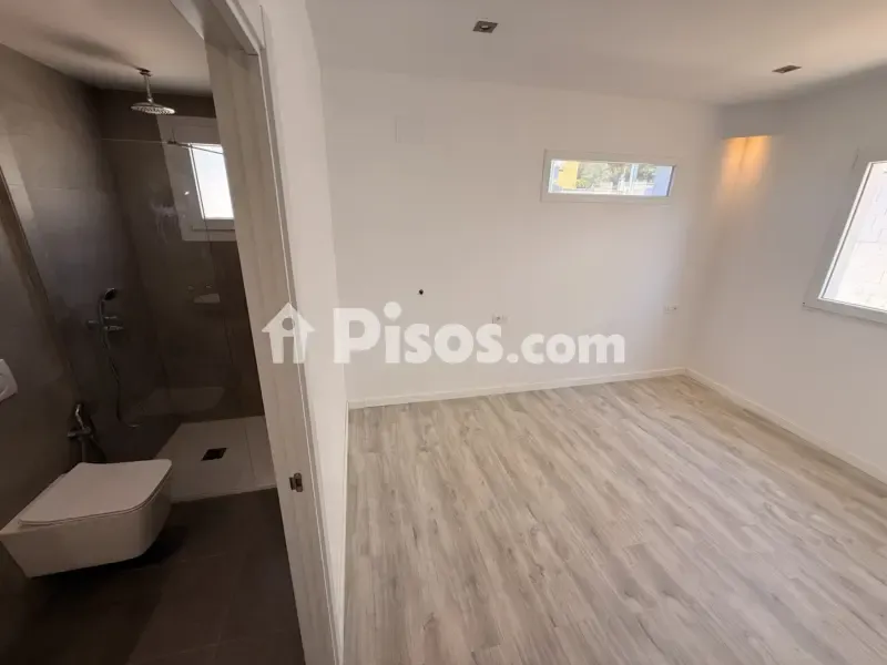 Vannitoad - New Flat with Pool in Creixell