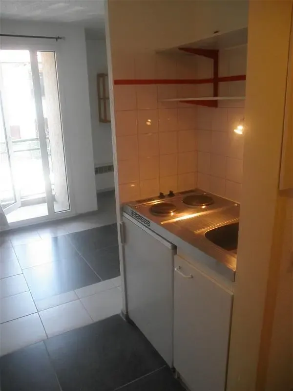 Köök - Refurbished Studio with Balcony in Grenoble