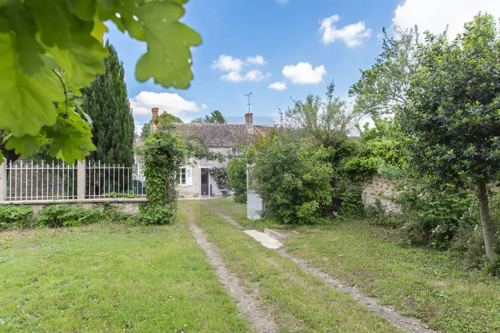 Aed - Farmhouse to Restore with Barns in Fontainebleau