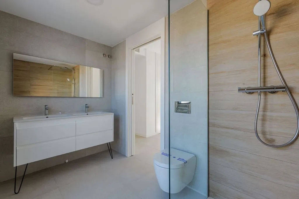 Vannitoad - Beachfront Penthouse with Sea Views in Torremolinos