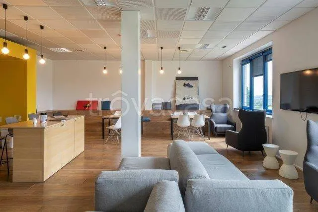 Bureau - Industrial Building with Showroom in Cuneo