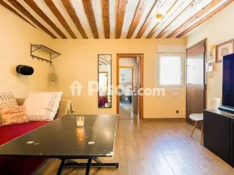 Soggiorno - Bright Apartment with Balcony in Malasaña