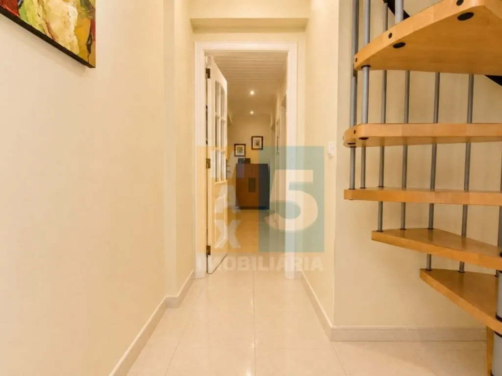 Toad - Luxury Duplex Flat with Garage in Odivelas